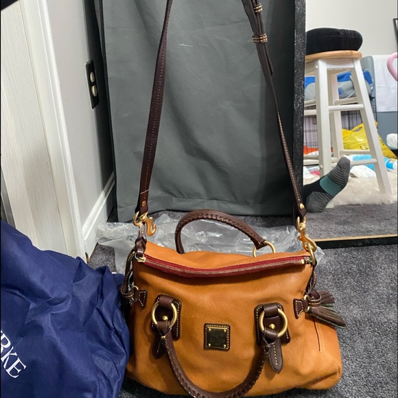 Designer Purse - Picture 4 of 16